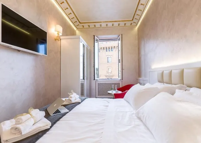 Piazza Venezia Luxury 4* Roma