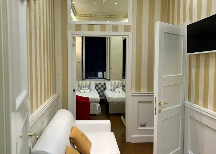 Piazza Venezia Luxury Affittacamere 4*