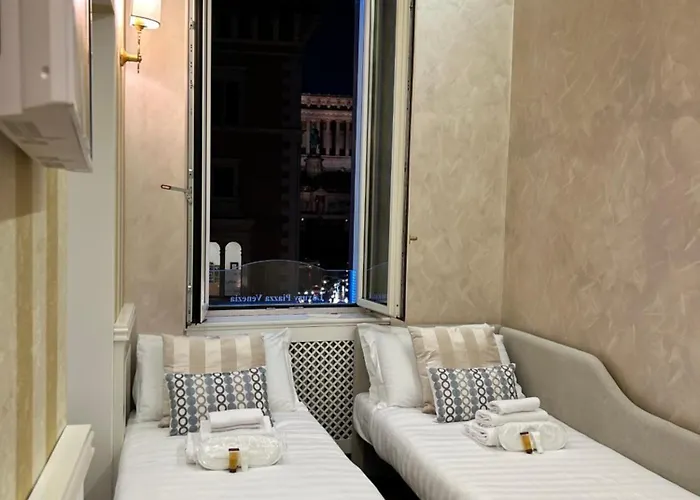 Piazza Venezia Luxury 4* Roma